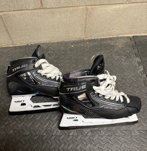 2024 True Catalyst 9X4 Hockey Goalie Skates Regular Width 8 (Used)
