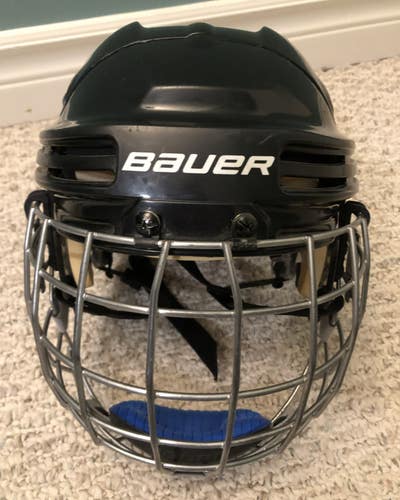 Medium Bauer 4500 Helmet with Cage (Used)