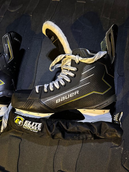 2025 Bauer Supreme M40 Hockey Skates Regular Width 11 (Used)