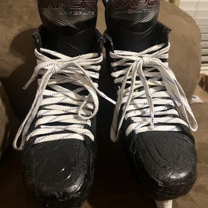 2023 Bauer Vapor Hyperlite 2 Hockey Skates 8.5 (Used)