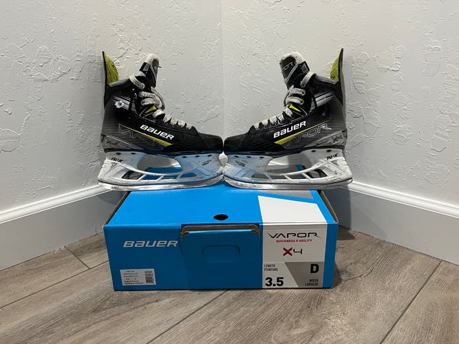 2023 Bauer Vapor X4 Hockey Skates Regular Width Size 3.5 (Used)