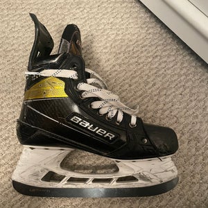 2020 Bauer Supreme Ultrasonic Hockey Skates Regular Width 6 (Used)