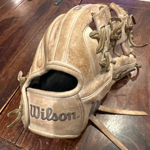 Wilson A2000 DP Fit (RH) Infield Baseball Glove 11.5" (Used)