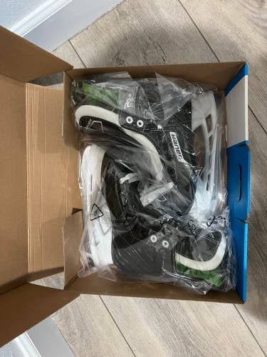 Bauer XLS Hockey Skates Regular Width Size 3 (New)