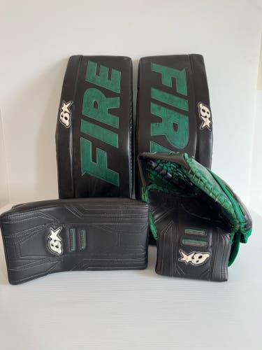 Used Size 30" + 1" Brian's Intermediate Pro Optik X3 Regular Goalie Full Set Pro Stock - Green/Black