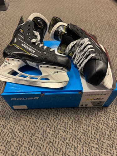Bauer Supreme M40 Hockey Skates 8.5 (New)