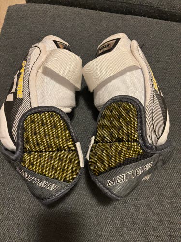 Senior Small Bauer Supreme Elbow Pads (Used)