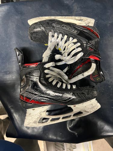 2020 Bauer Vapor 2X Hockey Skates Regular Width Size 4.5 (Used)