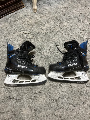 Bauer Nexus 2N Hockey Skates Regular Width 7.5 (Used)