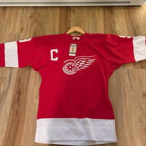 Red Small Men's Mitchell & Ness Jersey (New)
