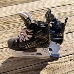 Bauer Supreme M40 Hockey Skates