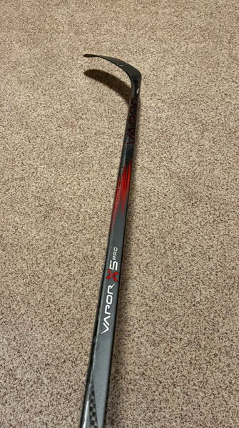 Senior Bauer Vapor X5 Pro Right Handed Hockey Stick P28 87 Flex (Used)