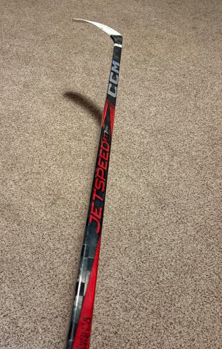 Intermediate CCM JetSpeed FT6 Pro Right Handed Hockey Stick P28 40 Flex (Used)