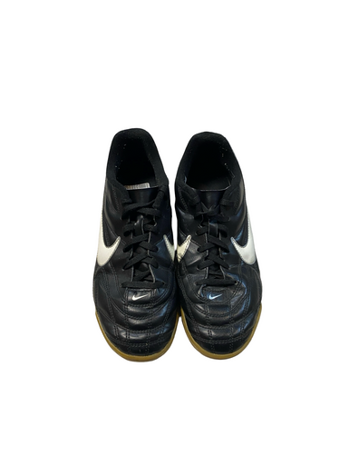 Used Nike Soccer Indoor Shoes Black Junior 04.5 11706-S000367679