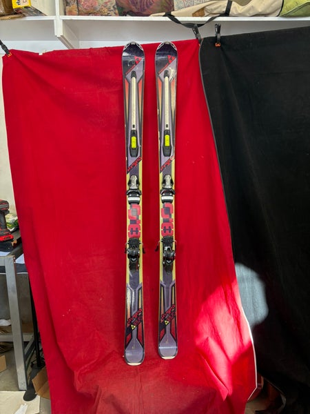Skis: Fischer 175 cm All Mountain Skis (Used)