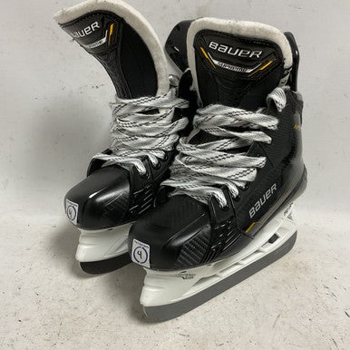 Used Bauer SUPREME M5 PRO Intermediate Hockey Skate Intermediate 4.0 11855-S000195172