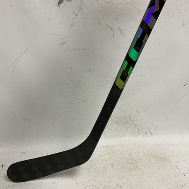 Used CCM TACKS AS-VI PRO Junior One Pce Right Grip Black And Silver 40 Flex 11855-S000195143