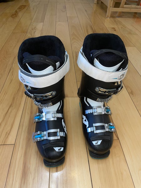 Mondo 25 & 25.5 Women's Nordica All Mountain Cruise Ski Boots (Used)
