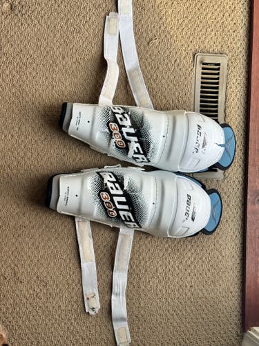 Intermediate Bauer 300 13" Shin Pads (Used)