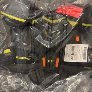 Small Senior CCM Tacks XF Shoulder Pads (New)
