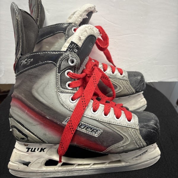 Junior Int Size 5.5 EE Bauer Vapor X5.0 Ice Hockey Skates