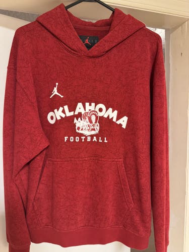 Oklahoma Sooners Jordan Hoodie Used)