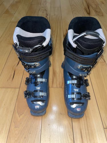 Mondo 24 & 24.5 Women's Tecnica All Mountain Mach Sport Ski Boots Soft Flex (Used)