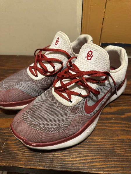 White Men's Size M 11.0 (W 12.0) Adult Nike Free Run Shoes (Used)