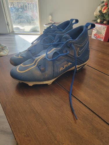 Men's Size M 9.0 (W 10.0) Nike Mid Top Molded Cleats (Used)