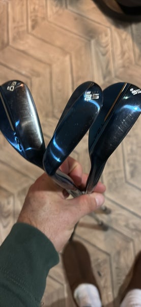 Men's Mizuno Mizuno T24 Blue Ion Right Handed Wedge 52, 56, 60Degree (Used)