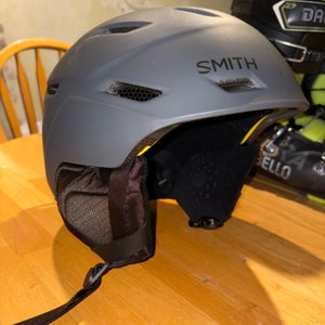 Men's Large Smith MISSION MIPS Helmet (Used)