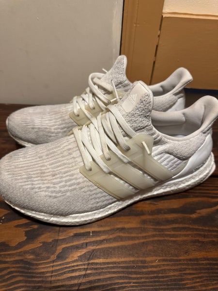 White Men's Size M 10.5 (W 11.5) Adult Adidas Ultraboost Shoes (Used)