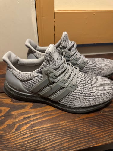 Gray Men's Size M 10.5 (W 11.5) Adult Adidas Ultraboost Shoes (Used)