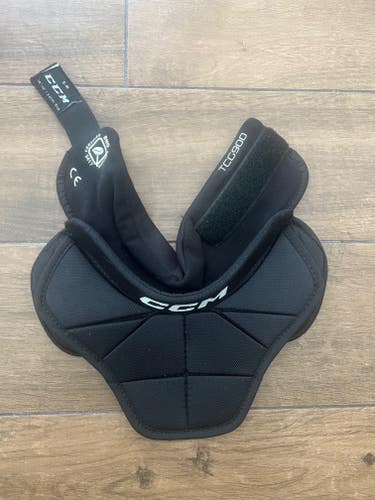 CCM Goalie Neck Guard (Small-Medium)