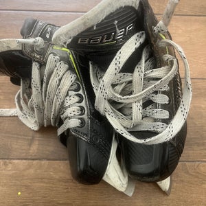 Bauer Elite Hockey Goalie Skates Size 2 (Used)