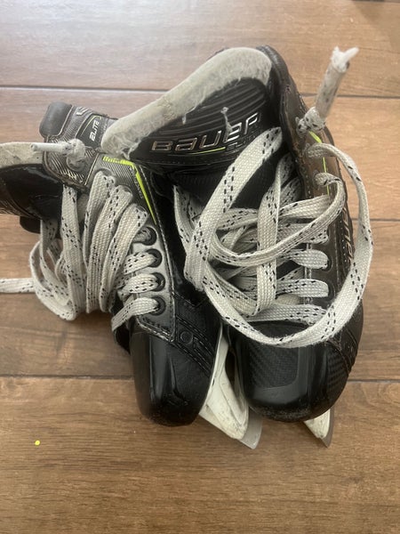 Bauer Elite Hockey Goalie Skates Size 2 (Used)