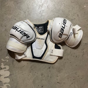 Small Junior Bauer Nexus 4000 Shoulder Pads (Used)