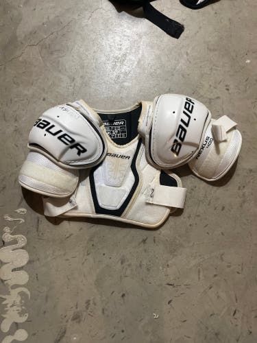 Small Junior Bauer Nexus 4000 Shoulder Pads (Used)