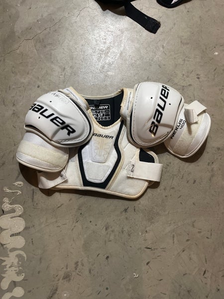 Small Junior Bauer Nexus 4000 Shoulder Pads (Used)