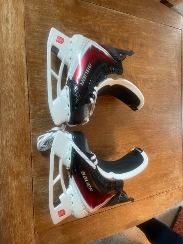 2025 Bauer Vapor Flylite Hockey Skates Regular Width 8 (New) custom red