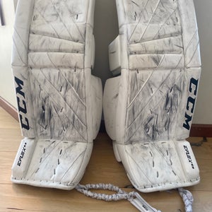32" CCM Extreme Flex 5.9 Goalie Leg Pads (Used)