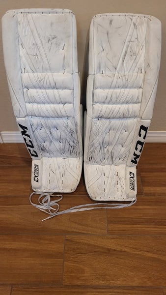34" CCM Extreme Flex 4 Goalie Leg Pads (Used)
