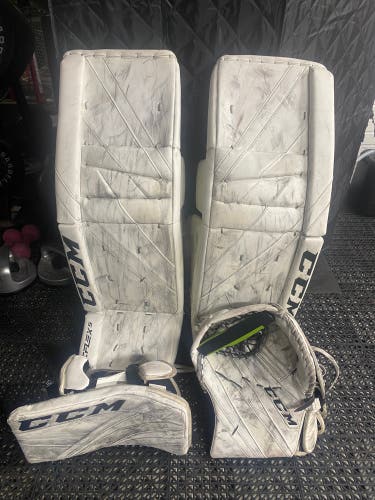 35" CCM EFlex 5 Regular Goalie Full Set (Used)