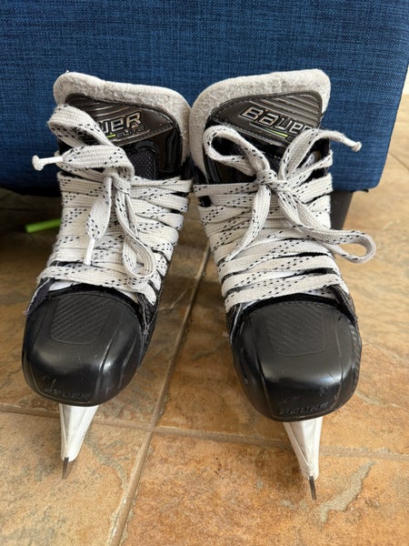 Bauer Elite Hockey Goalie Skates Size 4 (Used)