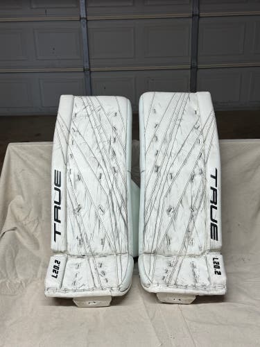 33" 2022 True L20.2 Goalie Leg Pads (Used)