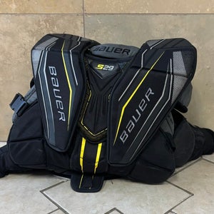 Large Bauer Supreme s29 Goalie Chest Protector (Used)