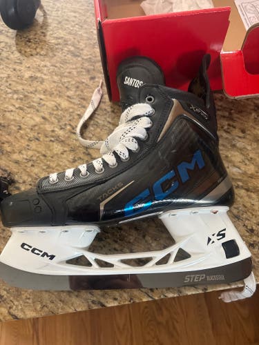2024 CCM Tacks XF Pro Hockey Skates Regular Width Pro Stock 10.5 (New)