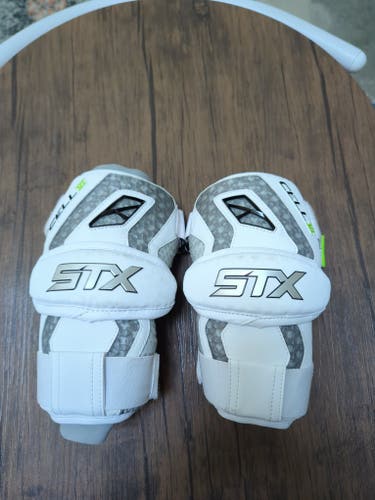 White STX Cell VI Arm Pads (M) - Lightly Used