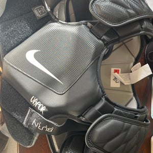 Medium Youth Nike Vapor Shoulder Pads (Used)