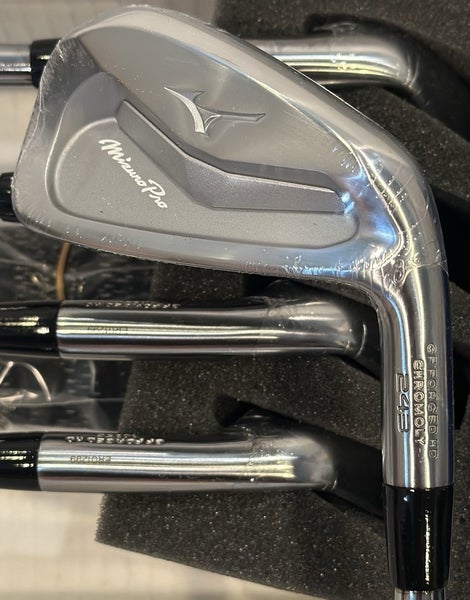 Mizuno Pro 243 Iron Set 4-PW Right Hand Steel Modus Tour 120 Stiff Flex
